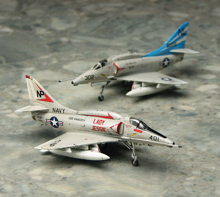 [�˾���ũ] BPPDR-8 [PLATZ] BPPDR-8 1/144 A-4F Skyhawk LADY JESSIE/ BLUE TAIL FLIES 2